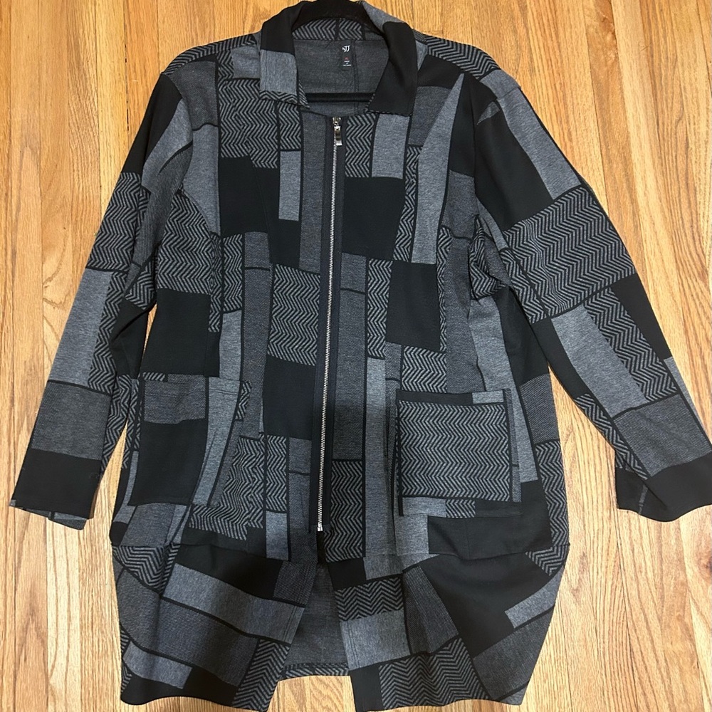 NWOT Zipper jacket / blazer by JJ. Xl black & grey geometric plaid